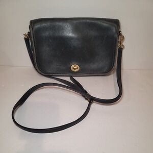 COACH #9755 "Pocket Purse" Black Leather Crossbody Bag Vintage